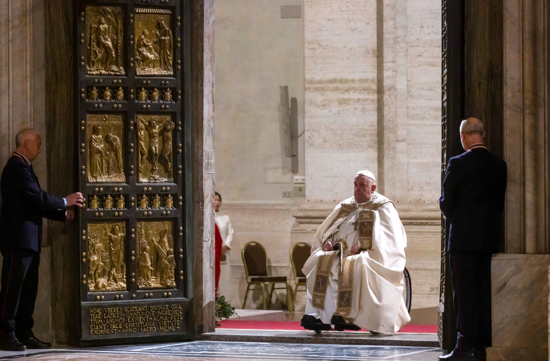 Der Papst in der Heiligen Pforte