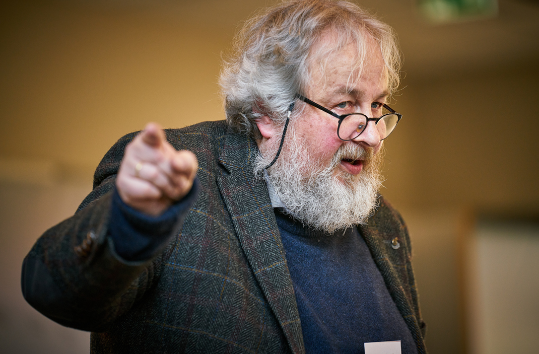 Professor Christoph Ohly bei der Begrueßung der Gäste