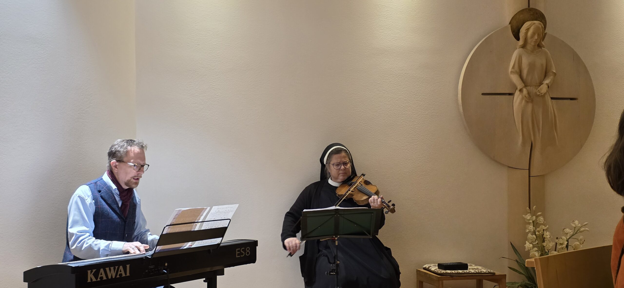 Musikalische Begleitung der Anbetung - URWORTE Akademie - Kloster Brandenburg an der Iller