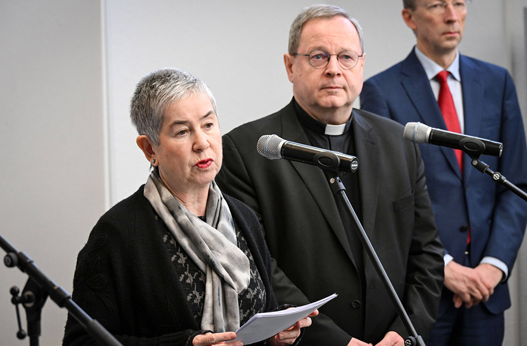 Auftakt der Sitzung des Synodalen Ausschusses in Mainz am 13. Dezember 2024