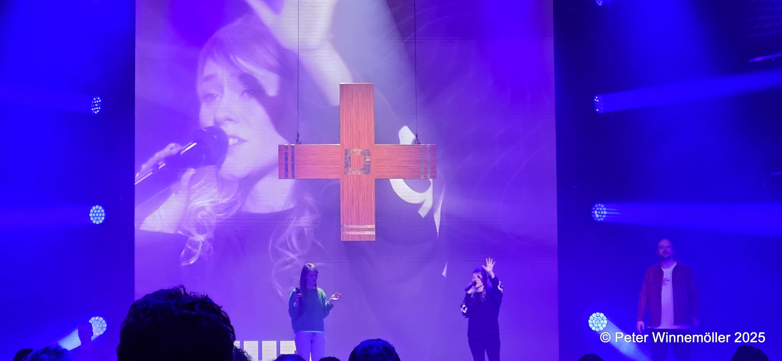 Lobpreis. Foto: Peter Winnemöller